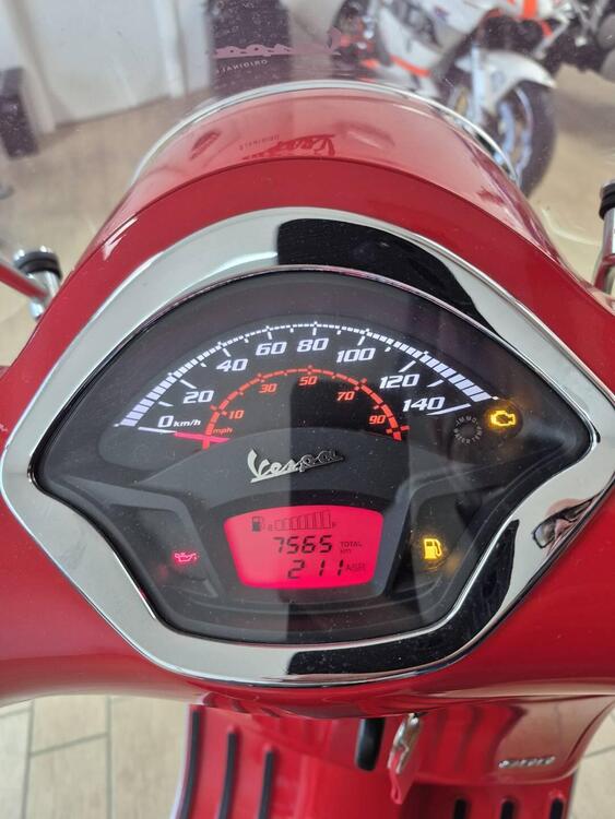 Vespa GTS 300 Super Hpe (2021 - 22) (5)