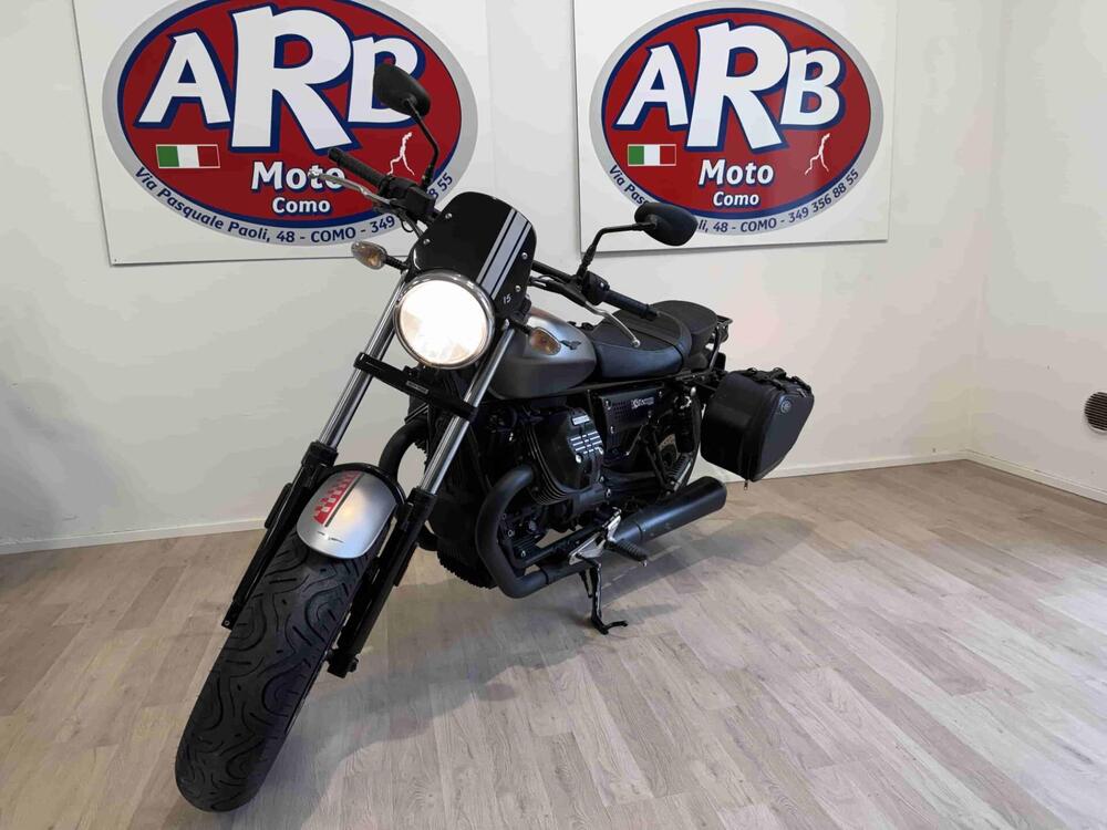 Moto Guzzi V9 Bobber (2016 - 18) (2)