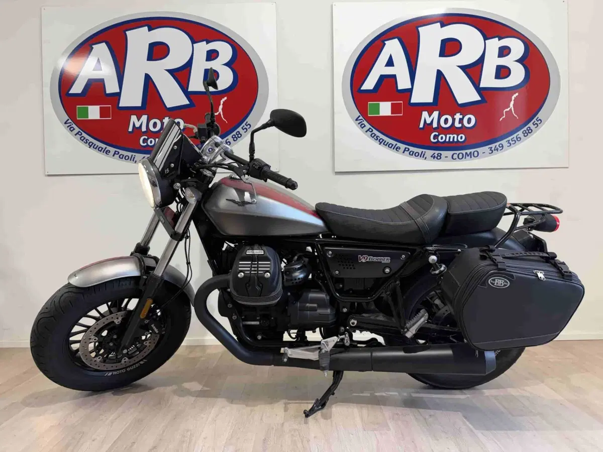 Moto Guzzi V9 Bobber (2016 - 18) (3)