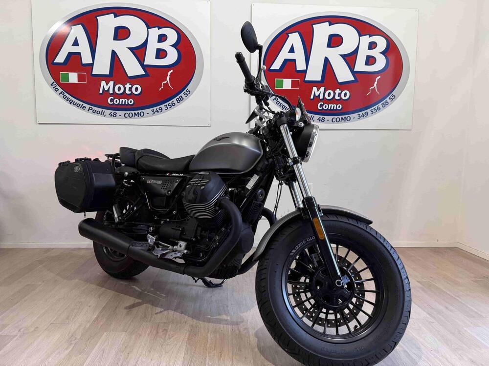 Moto Guzzi V9 Bobber (2016 - 18) (5)