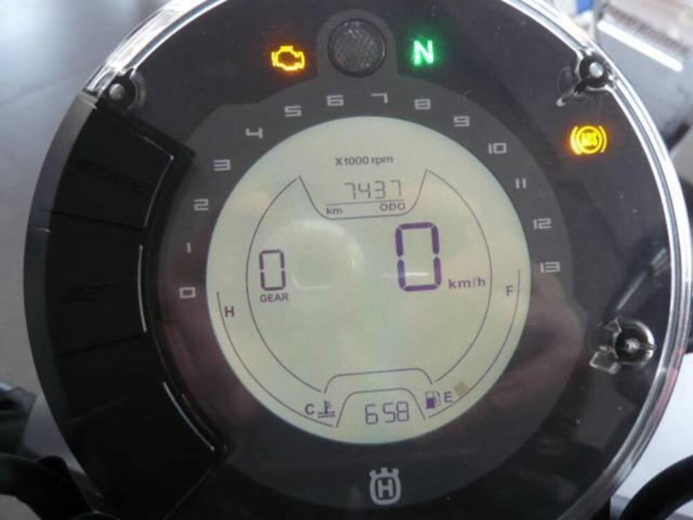 Husqvarna Vitpilen 401 (2021 - 23) (2)