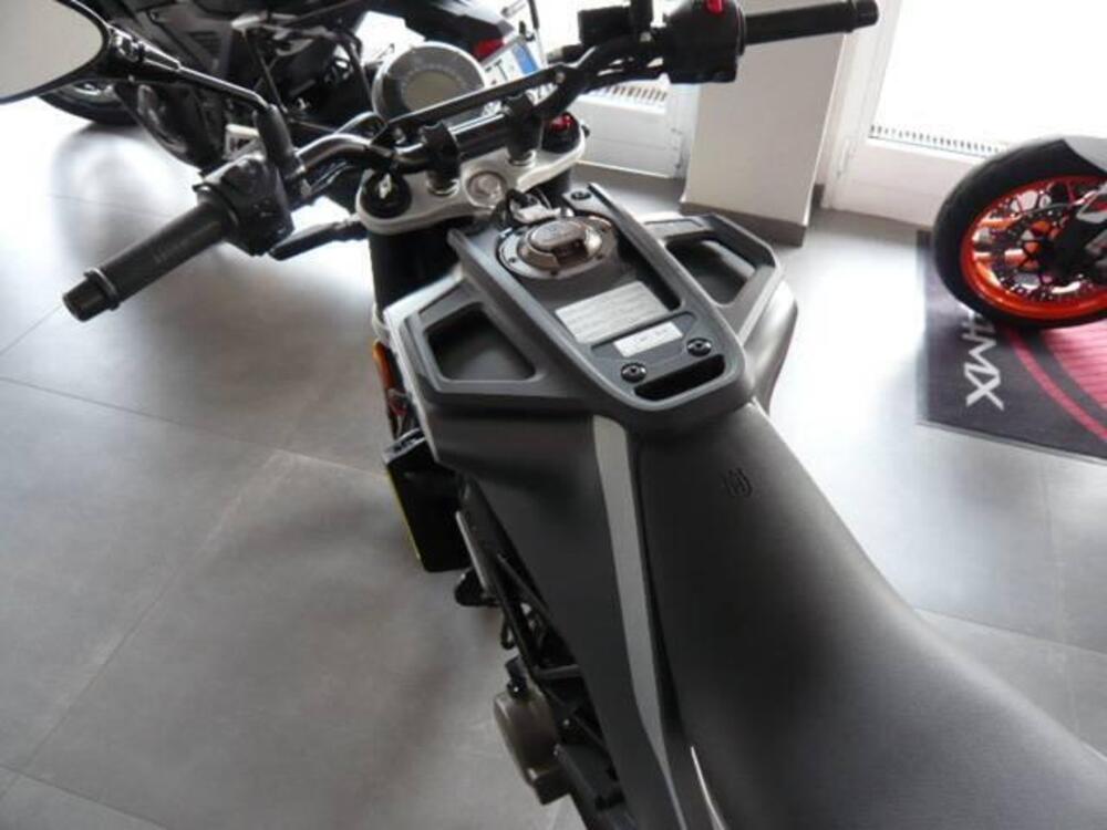 Husqvarna Vitpilen 401 (2021 - 23) (3)