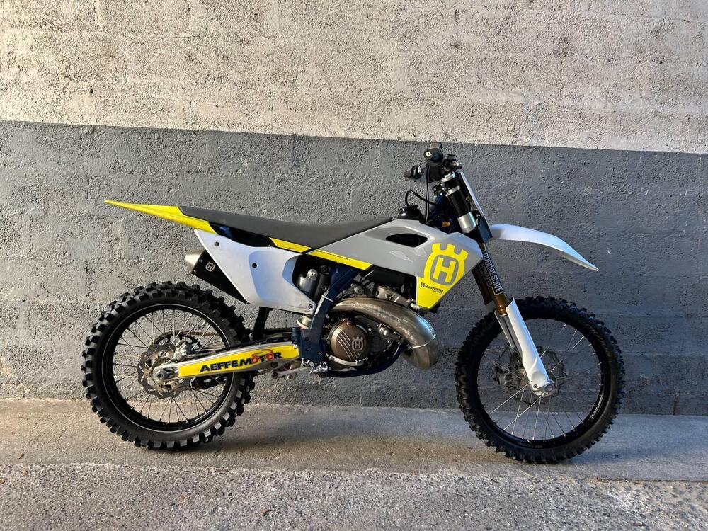 Husqvarna TC 250 (2023) (2)