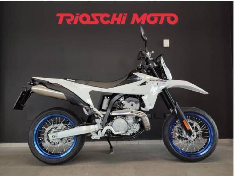 Suzuki DR-Z4SM (2025)