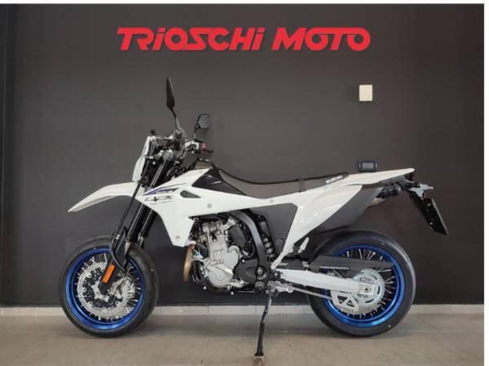 Suzuki DR-Z4SM (2025) (2)