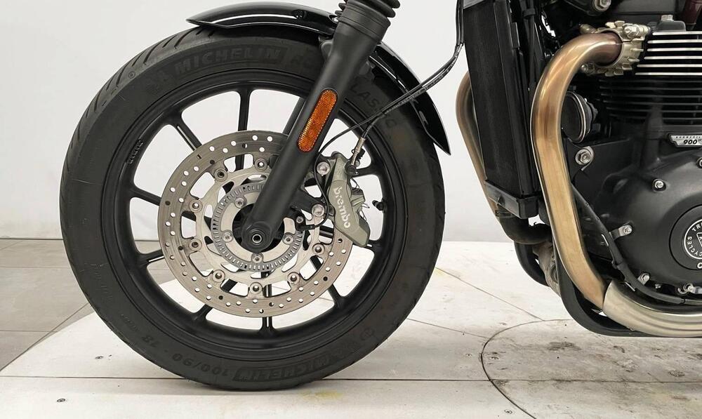 Triumph Street Twin 900 (2021 - 22) (3)