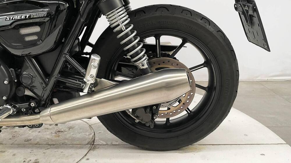 Triumph Street Twin 900 (2021 - 22) (5)