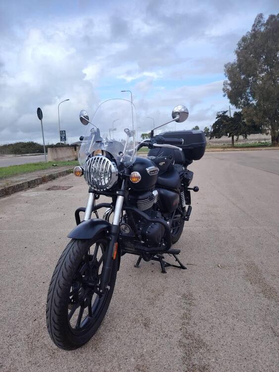 Royal Enfield Meteor 350 Stellar (2021 - 25) (3)