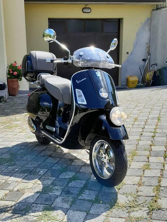 Vespa GTV 300 Via Montenapoleone ABS (2010 - 16) (3)
