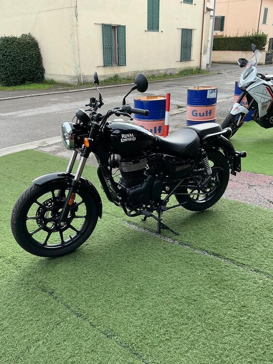 Royal Enfield Meteor 350 Fireball (2021 - 25) (4)