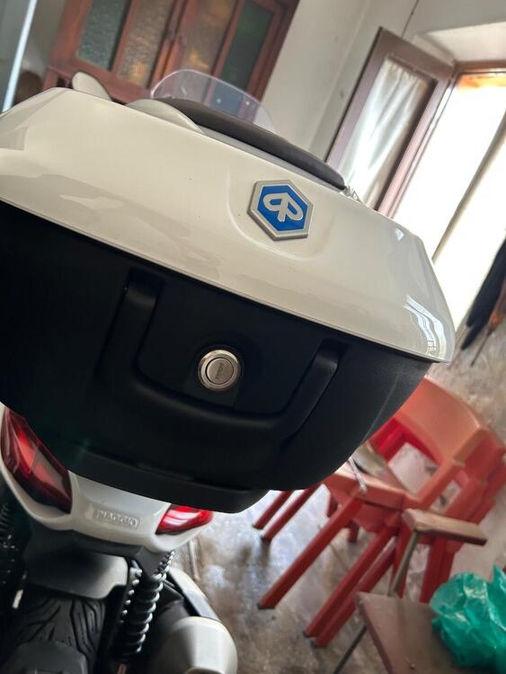 Piaggio Beverly 300 ABS-ASR (2021 - 25) (4)