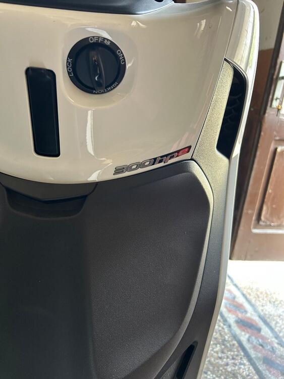 Piaggio Beverly 300 ABS-ASR (2021 - 25) (5)