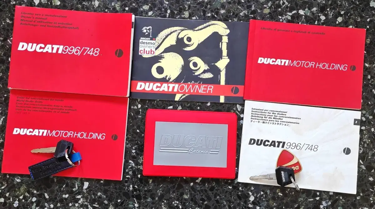 Ducati 748 Biposto (1998 - 03) (4)