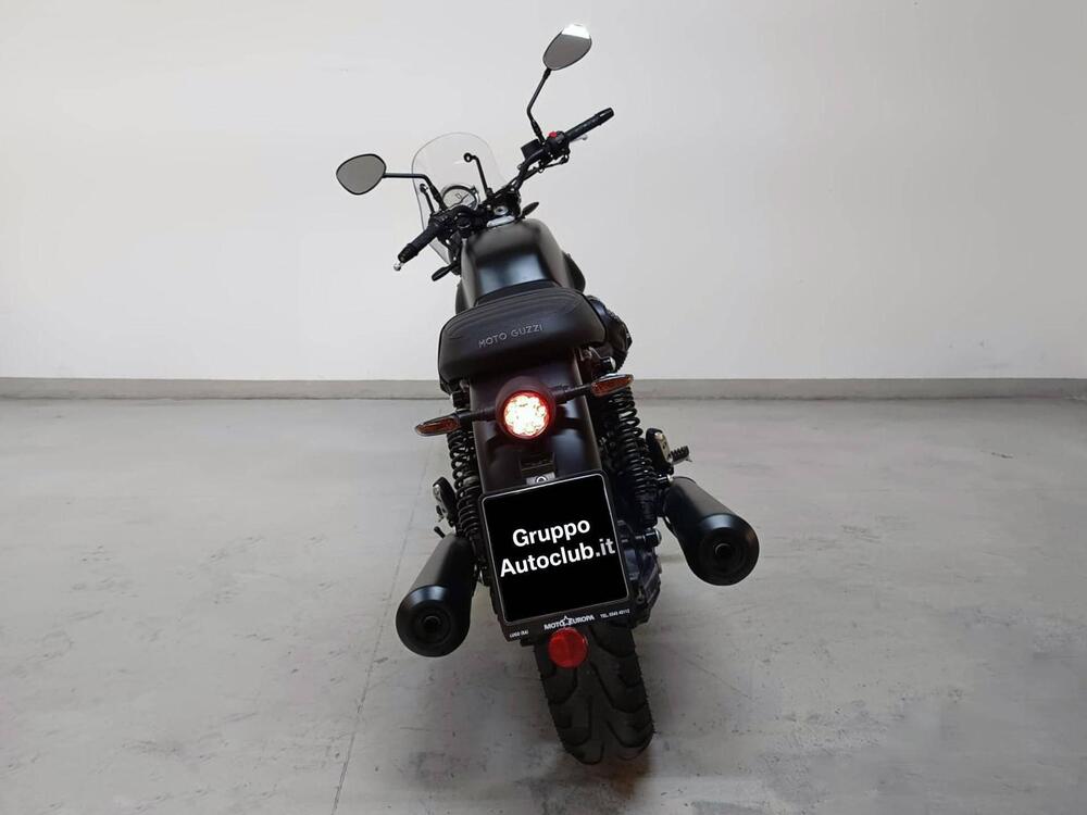 Moto Guzzi V7 II Stone (2015 - 17) (4)