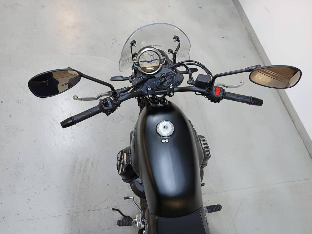 Moto Guzzi V7 II Stone (2015 - 17) (5)