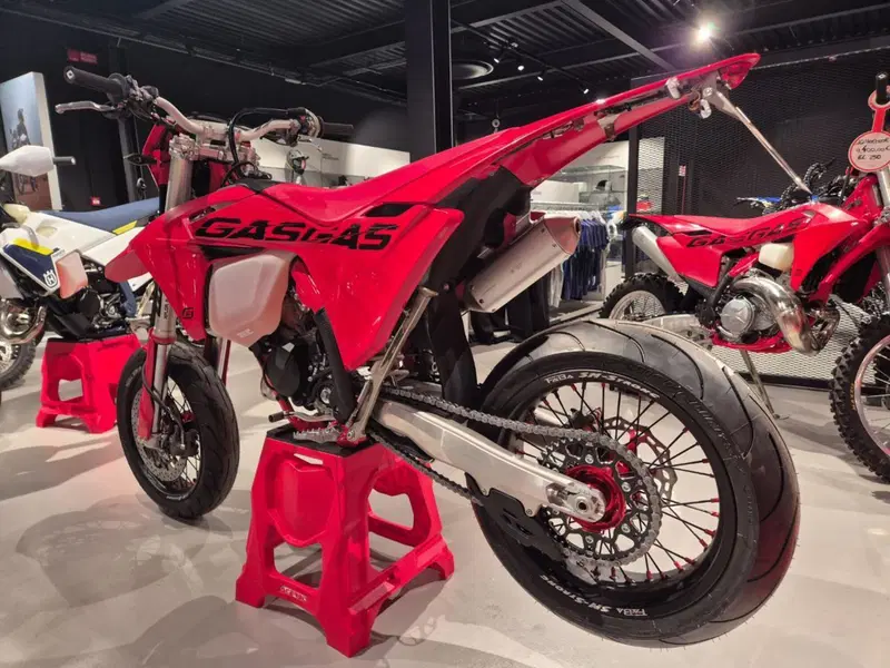 GASGAS EC 125 (2025) (5)