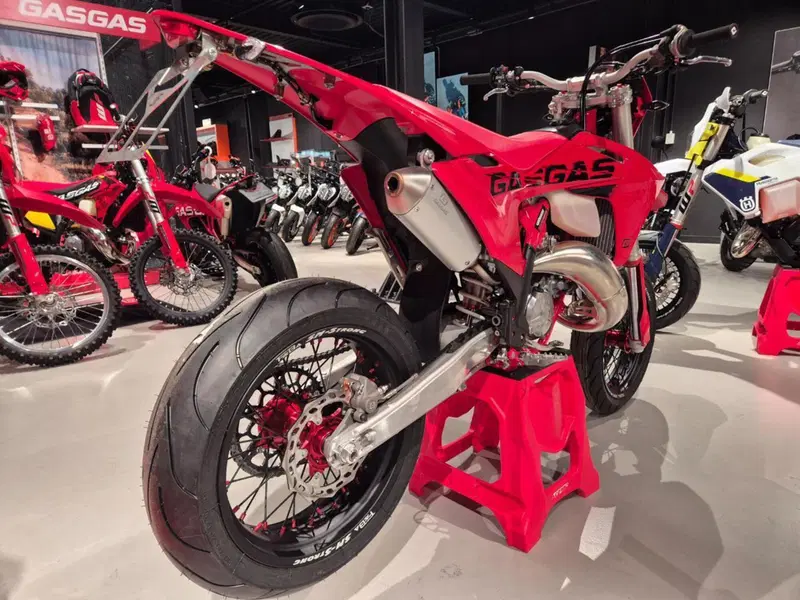 GASGAS EC 125 (2025) (6)