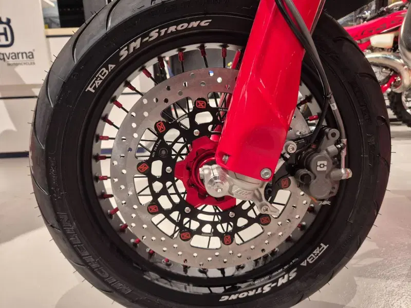GASGAS EC 125 (2025) (8)
