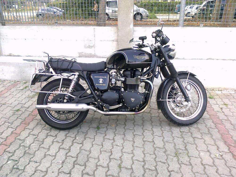Serbatoio artigianale per Triumph Bonneville a car (5)