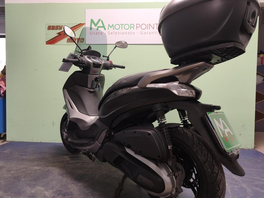 Piaggio Beverly 350 SportTouring ie ABS (2011 - 17) (3)