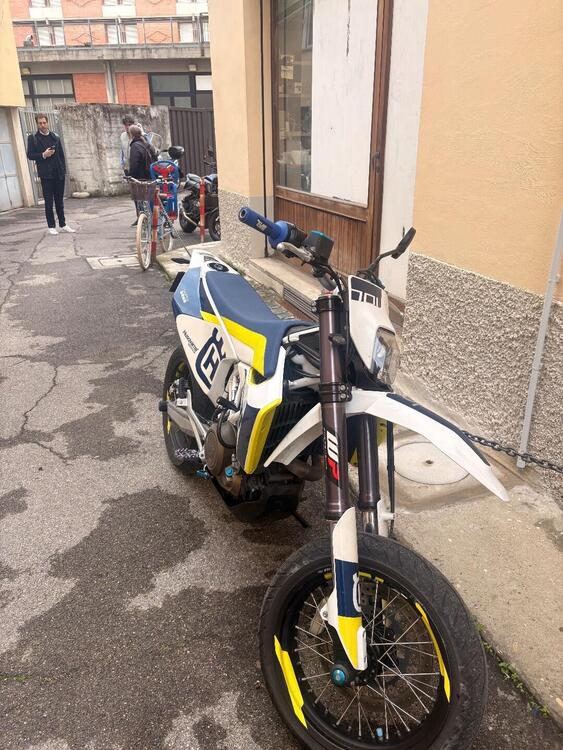 Husqvarna 701 Supermoto (2017 - 19)