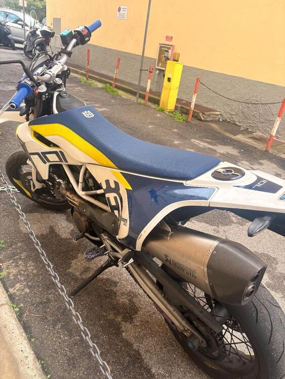 Husqvarna 701 Supermoto (2017 - 19) (2)