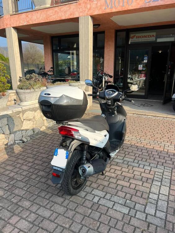 Kymco Agility 200i R16 + (2014 - 17) (4)