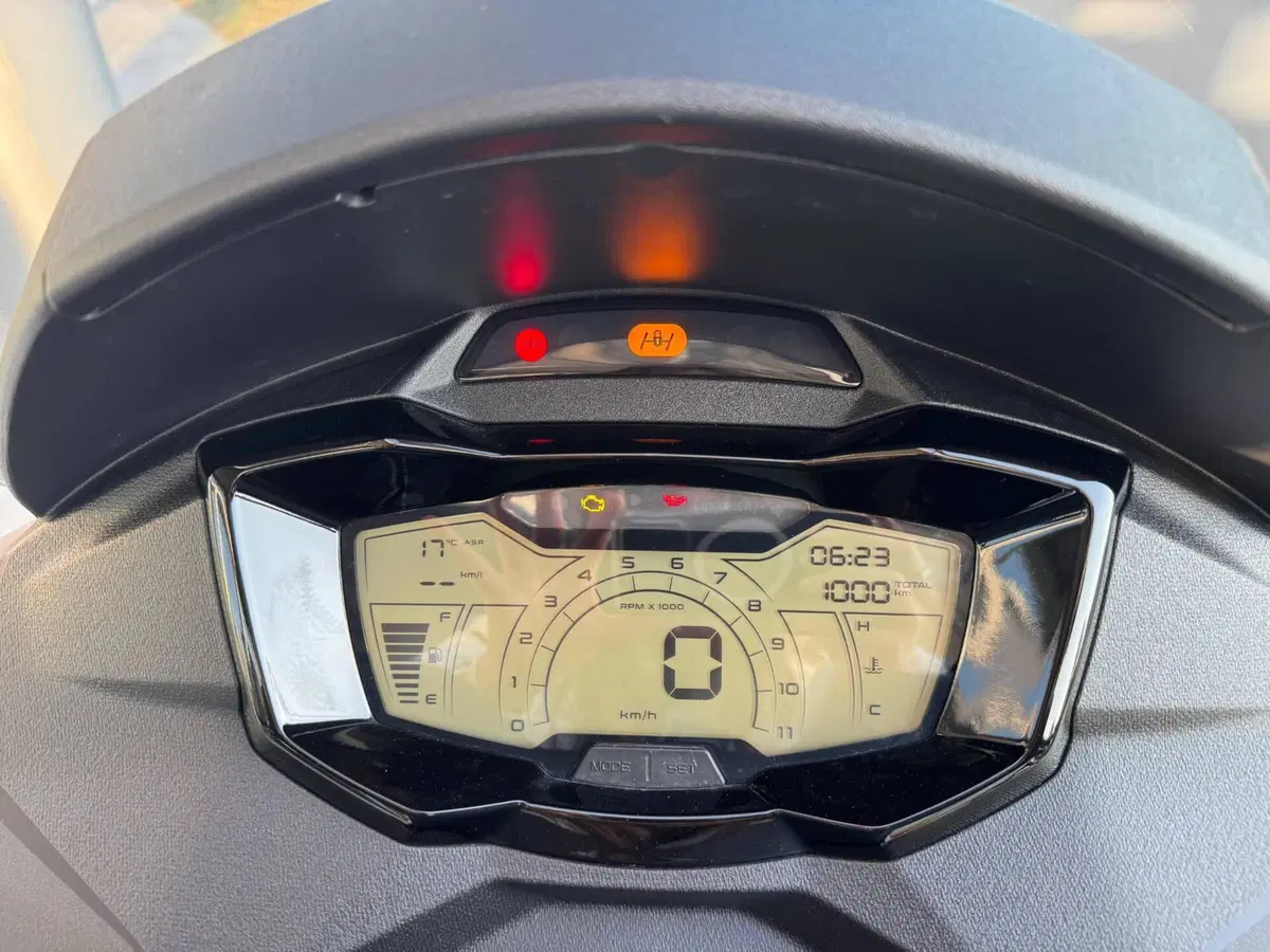 Piaggio MP3 310 Sport (2025 - 26) (3)