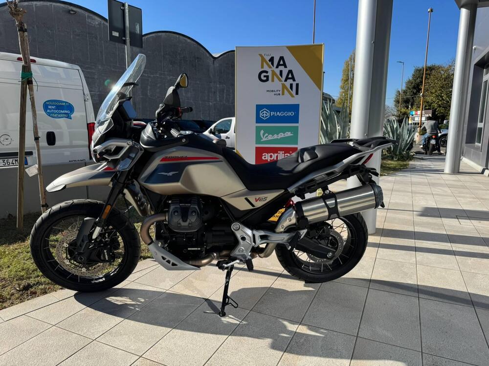 Moto Guzzi V85 TT Travel (2024 - 25)