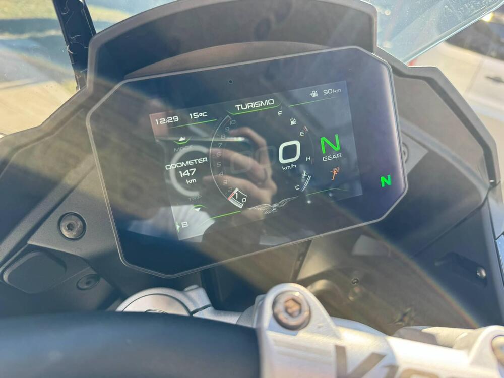 Moto Guzzi V100 Mandello (2022 - 24) (4)