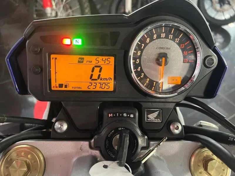 Honda Hornet 600 (2005 - 06) (9)
