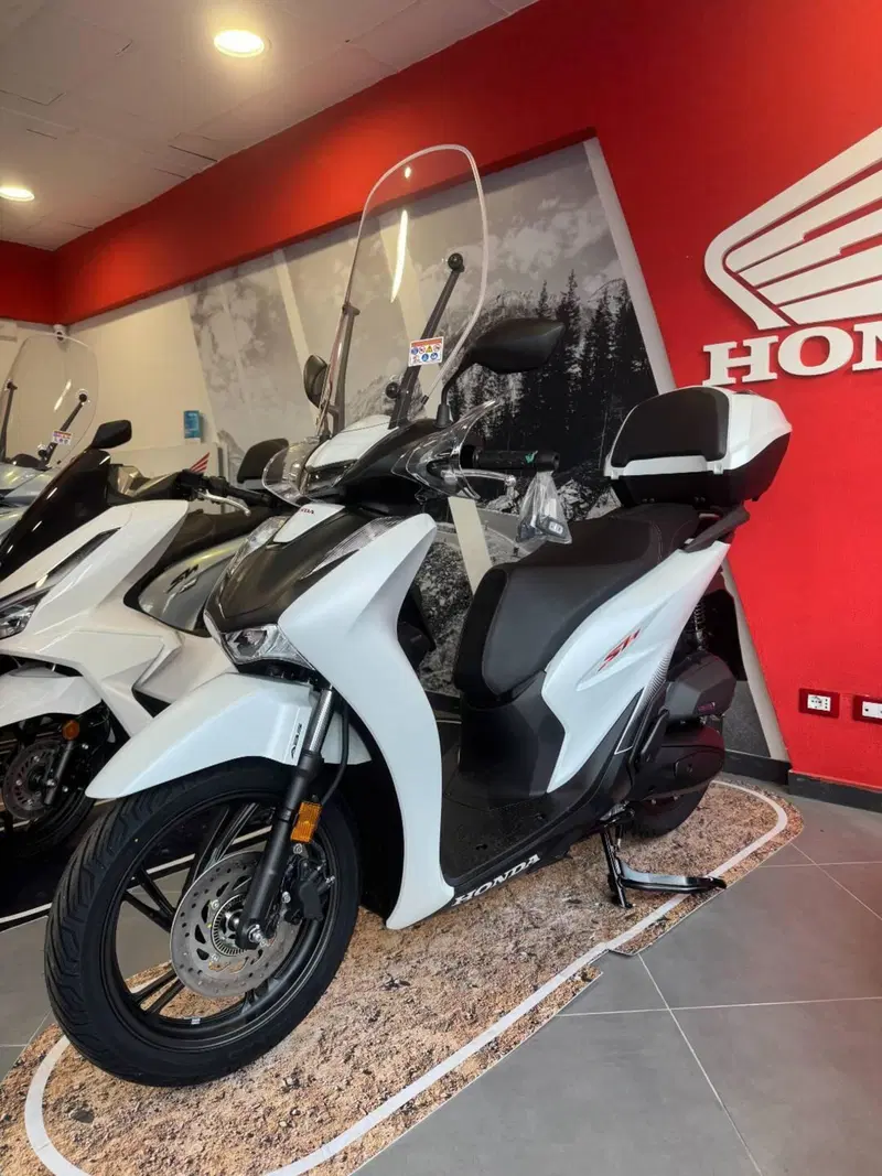 Honda SH 150i Sport (2024 - 25) (2)