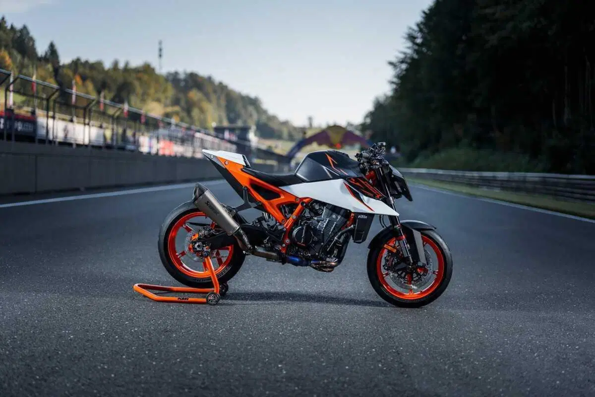 KTM 990 Duke R: ora sappiamo il prezzo della naked austriaca (14)