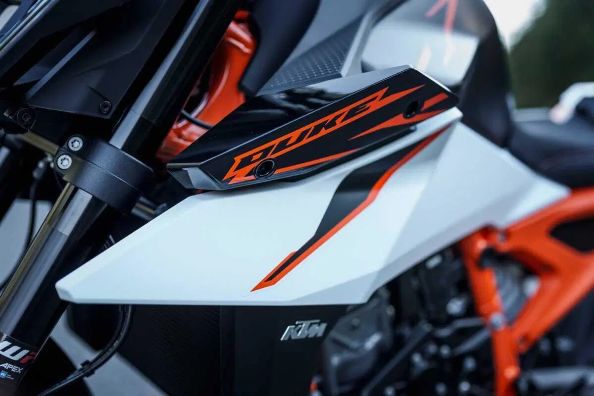 KTM 990 Duke R: ora sappiamo il prezzo della naked austriaca (19)