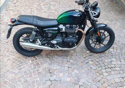 Triumph Speed Twin 900 Stealth Edition (2024) usata