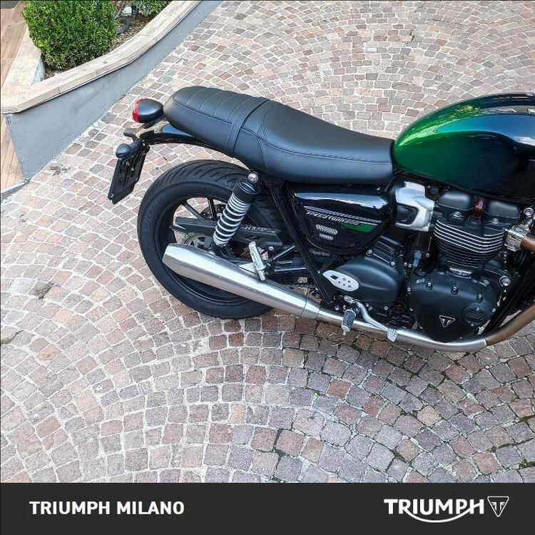 Triumph Speed Twin 900 Stealth Edition (2024) (2)