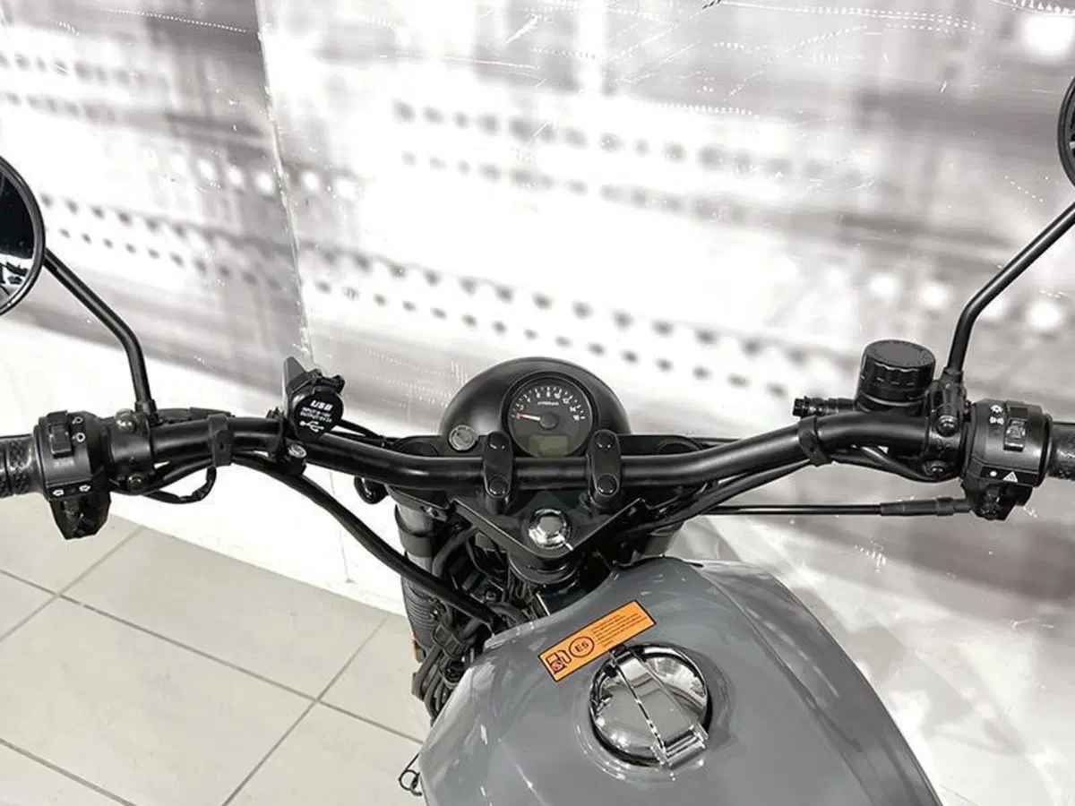 Brixton Motorcycles Cromwell 125 CBS (2021 - 26) (5)