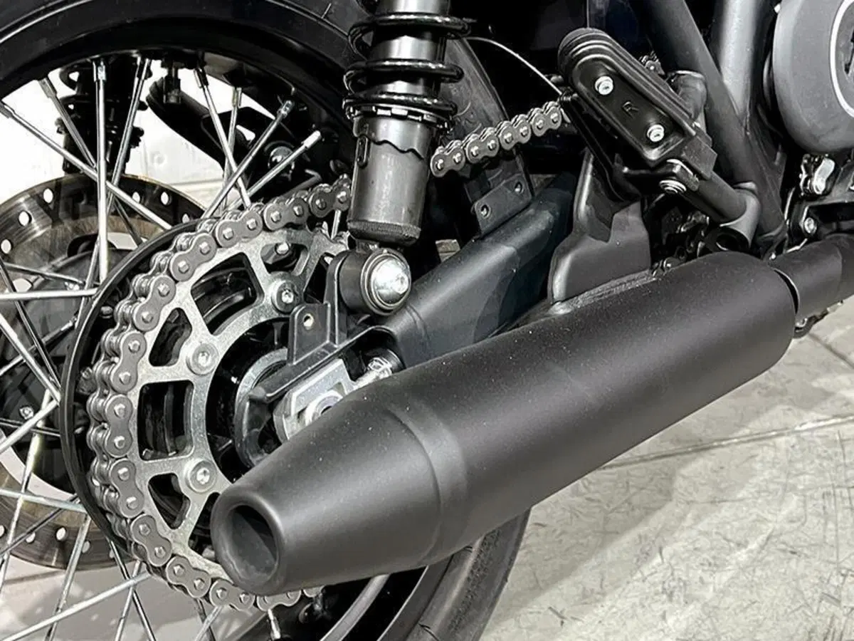 Brixton Motorcycles Cromwell 1200 (2022 - 26) (4)