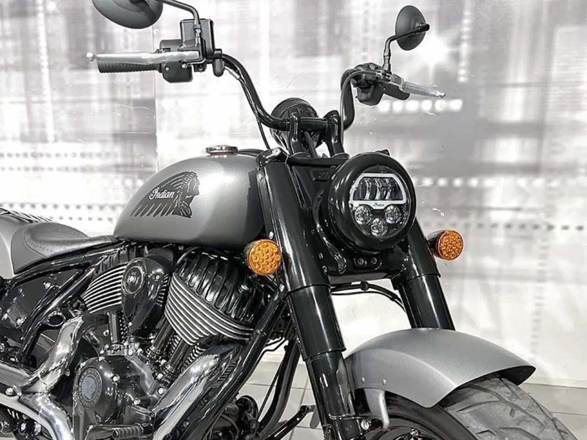 Indian Chief 1890 Bobber Dark Horse (2021 - 26) (3)