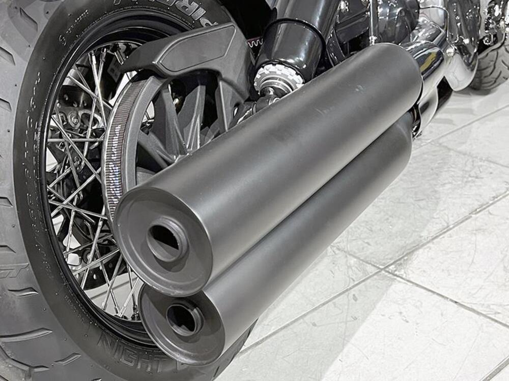 Indian Chief 1890 Bobber Dark Horse (2021 - 25) (4)