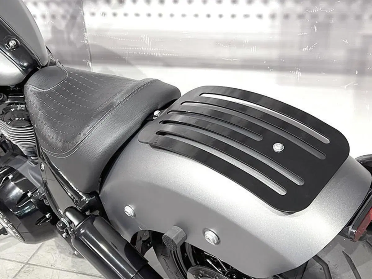 Indian Chief 1890 Bobber Dark Horse (2021 - 26) (5)