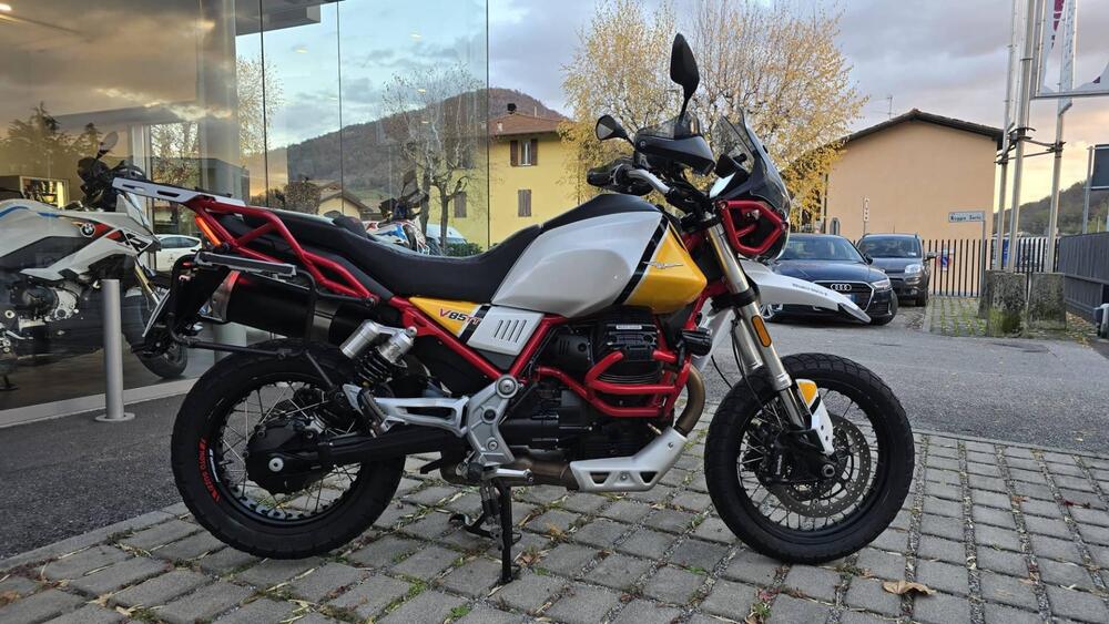 Moto Guzzi V85 TT Evocative Graphics (2019 - 20) (4)