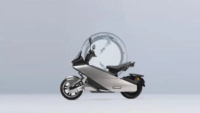 Dalla Cina lo scooter elettrico con lo sterzo a snodo: si chiama Scoox Zero X7 [GALLERY]