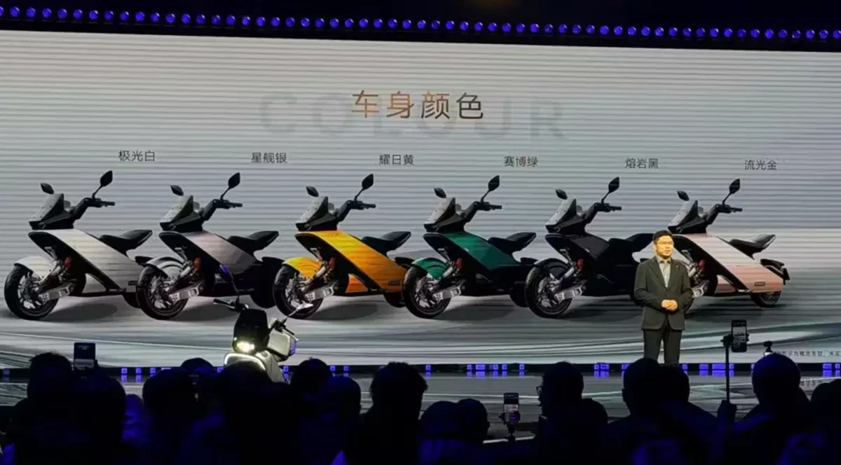 Dalla Cina lo scooter elettrico con lo sterzo a snodo: si chiama Scoox Zero X7 [GALLERY]