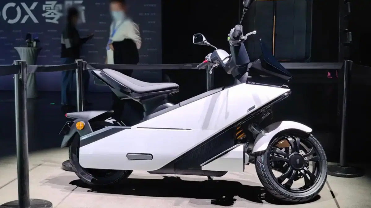 Dalla Cina lo scooter elettrico con lo sterzo a snodo: si chiama Scoox Zero X7 [GALLERY] (9)