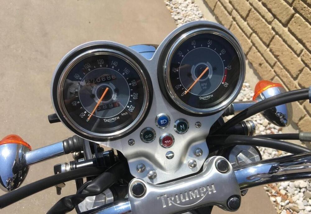 Triumph Bonneville T100 (2001 - 07) (5)