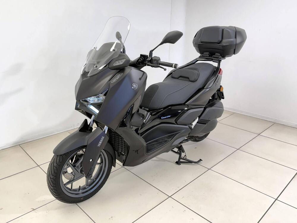 Yamaha X-Max 300 Tech Max (2025) (2)