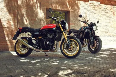 "Le leggende non finiscono" e hanno un prezzo: Kawasaki svela quello della Z900RS my 2026