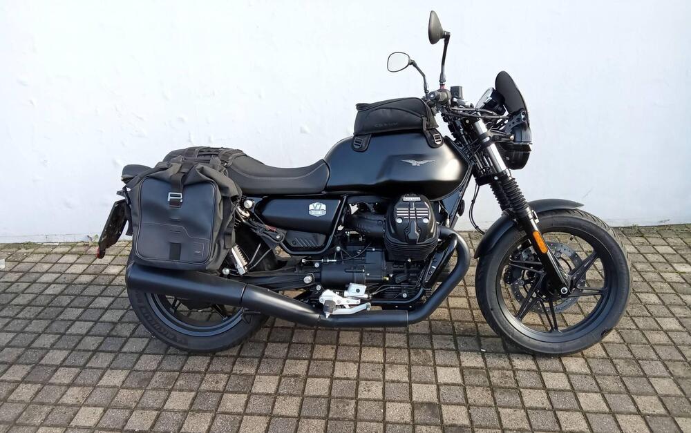Moto Guzzi V7 Stone (2021 - 24)