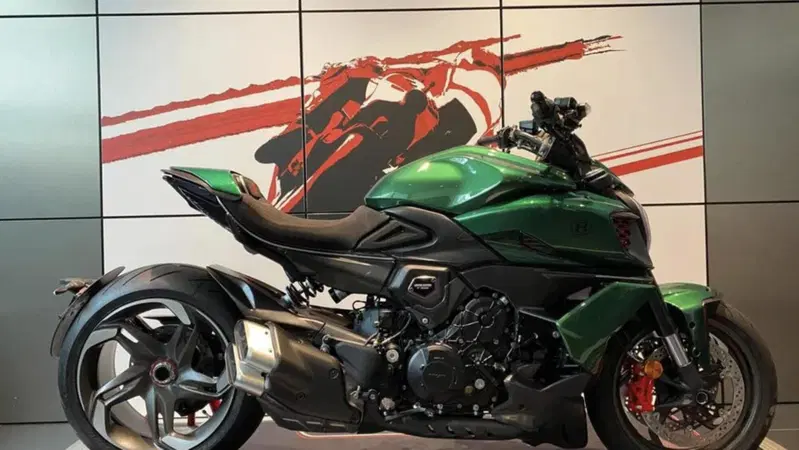Ducati Diavel V4 for Bentley: l'usato del giorno di Moto.it [GALLERY]